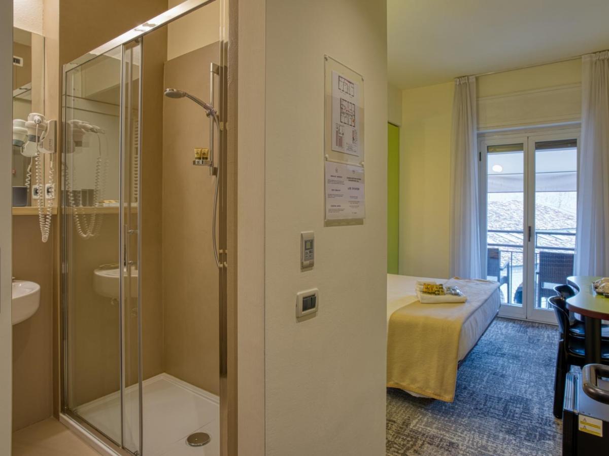 Hotel Piroscafo Ντεζεντσάνο ντελ Γκάρντα Εξωτερικό φωτογραφία