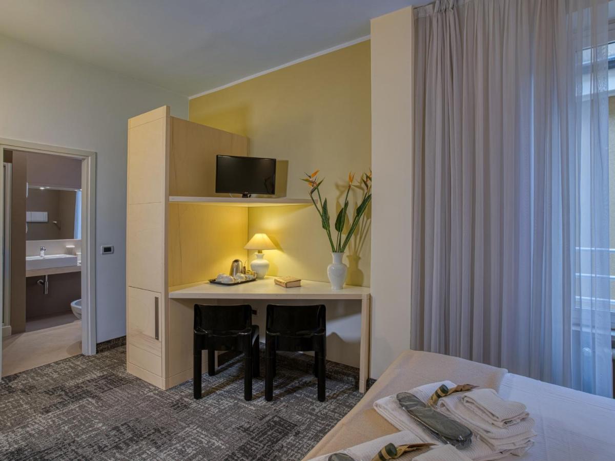 Hotel Piroscafo Ντεζεντσάνο ντελ Γκάρντα Εξωτερικό φωτογραφία