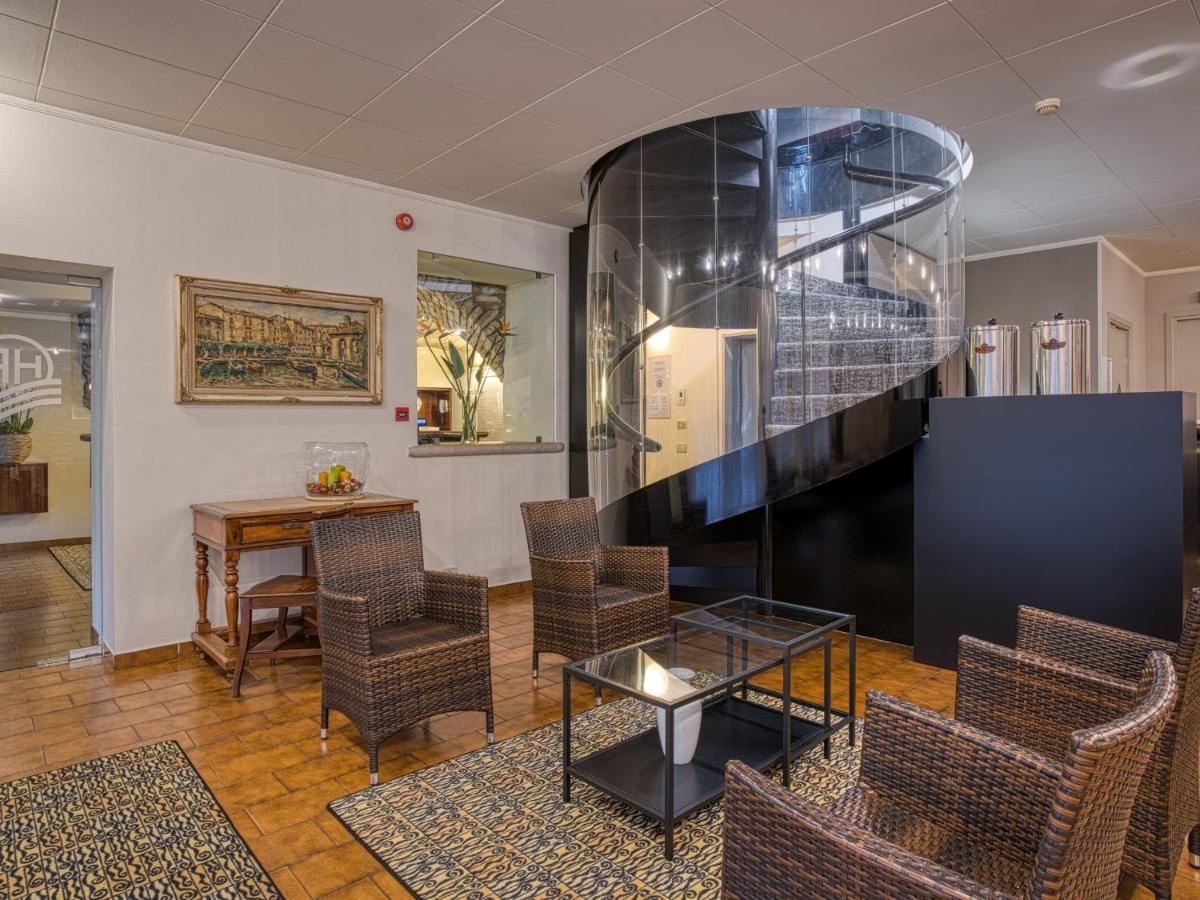 Hotel Piroscafo Ντεζεντσάνο ντελ Γκάρντα Εξωτερικό φωτογραφία