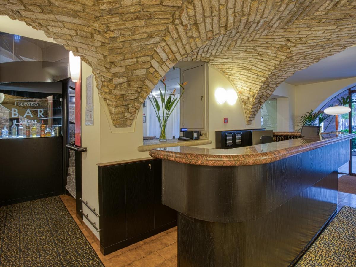 Hotel Piroscafo Ντεζεντσάνο ντελ Γκάρντα Εξωτερικό φωτογραφία
