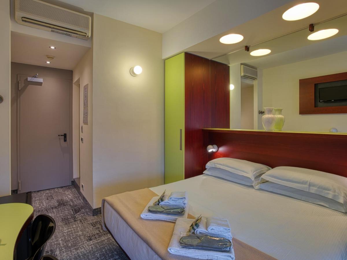 Hotel Piroscafo Ντεζεντσάνο ντελ Γκάρντα Εξωτερικό φωτογραφία
