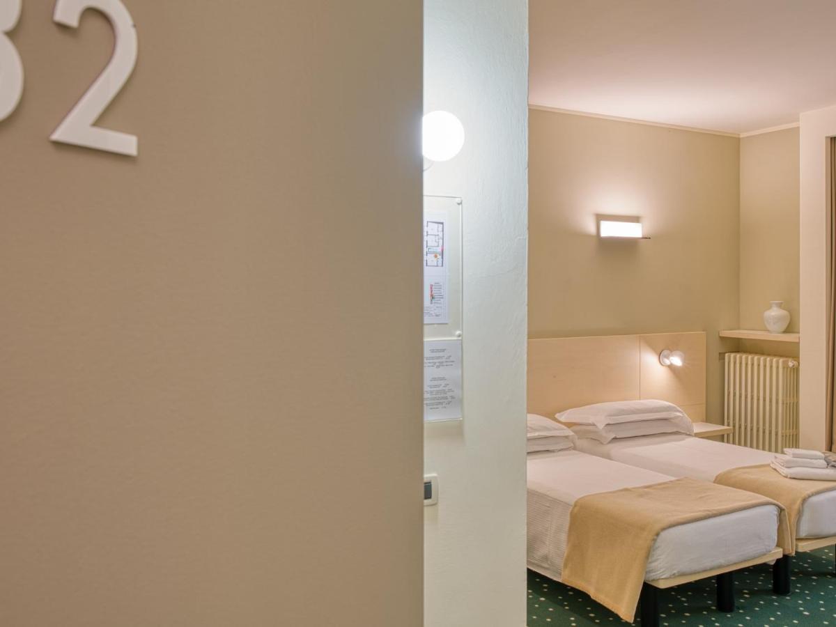 Hotel Piroscafo Ντεζεντσάνο ντελ Γκάρντα Εξωτερικό φωτογραφία