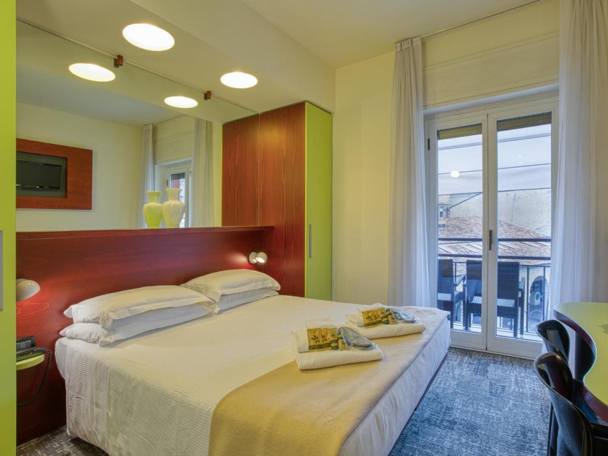 Hotel Piroscafo Ντεζεντσάνο ντελ Γκάρντα Εξωτερικό φωτογραφία