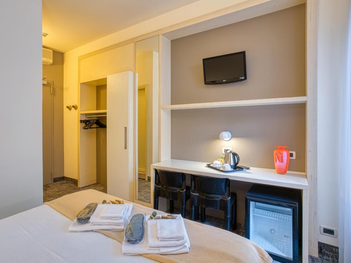 Hotel Piroscafo Ντεζεντσάνο ντελ Γκάρντα Εξωτερικό φωτογραφία