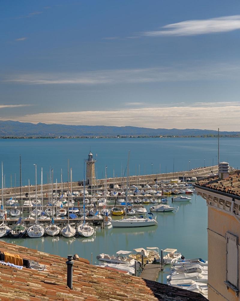 Hotel Piroscafo Ντεζεντσάνο ντελ Γκάρντα Εξωτερικό φωτογραφία