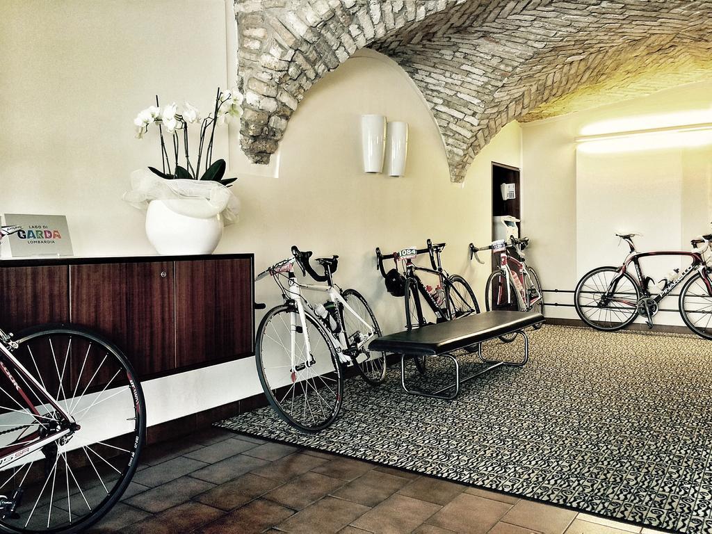 Hotel Piroscafo Ντεζεντσάνο ντελ Γκάρντα Εξωτερικό φωτογραφία
