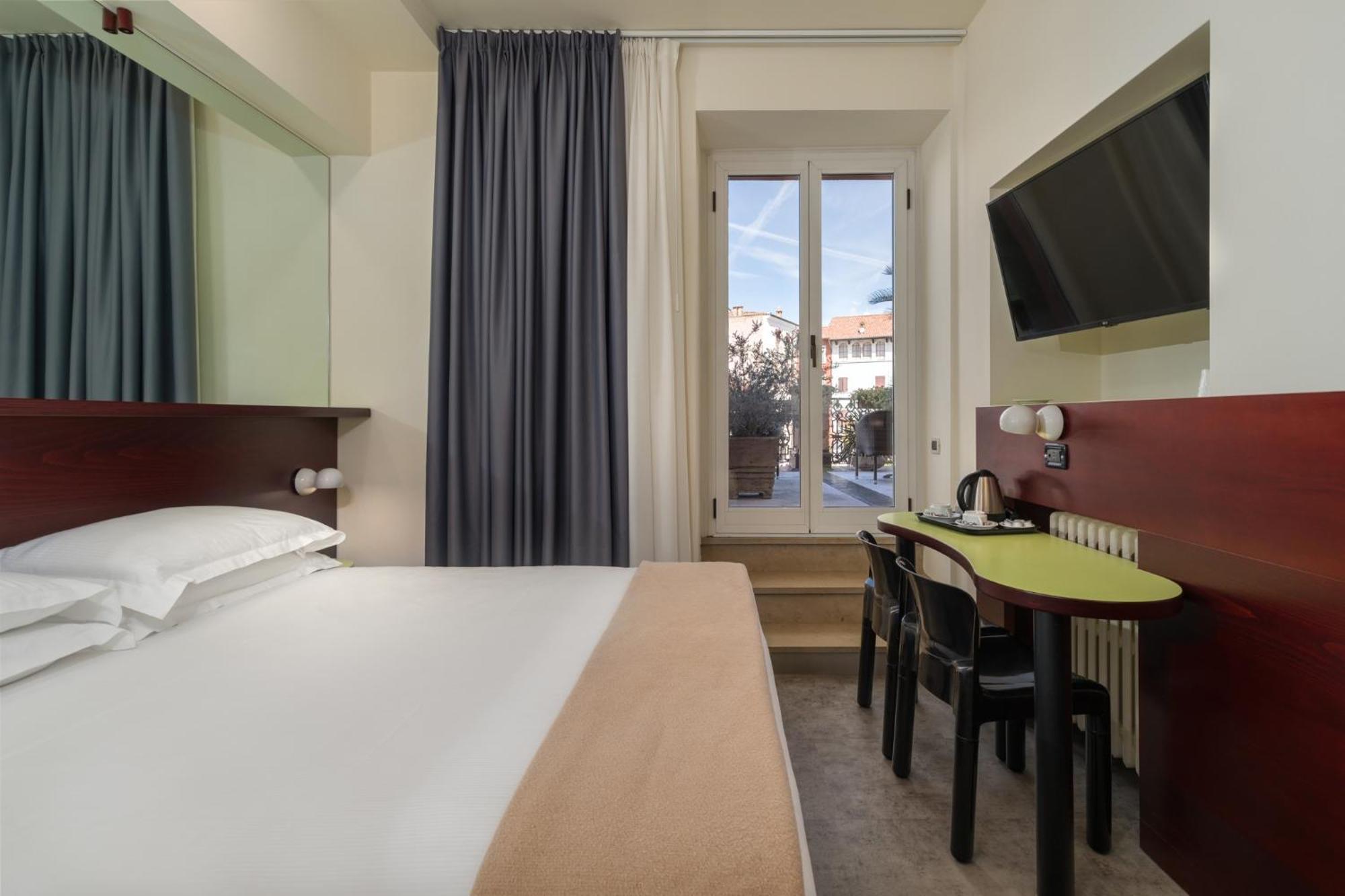 Hotel Piroscafo Ντεζεντσάνο ντελ Γκάρντα Εξωτερικό φωτογραφία