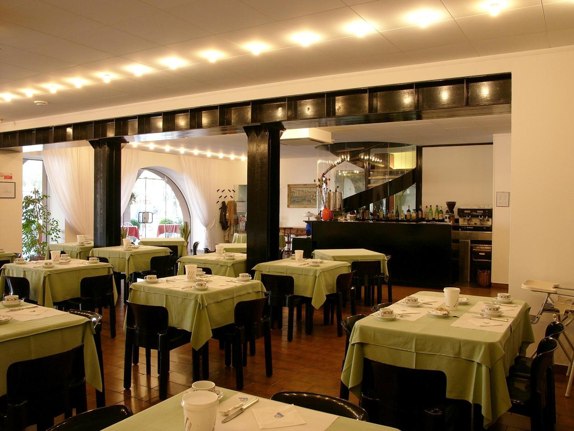 Hotel Piroscafo Ντεζεντσάνο ντελ Γκάρντα Εξωτερικό φωτογραφία